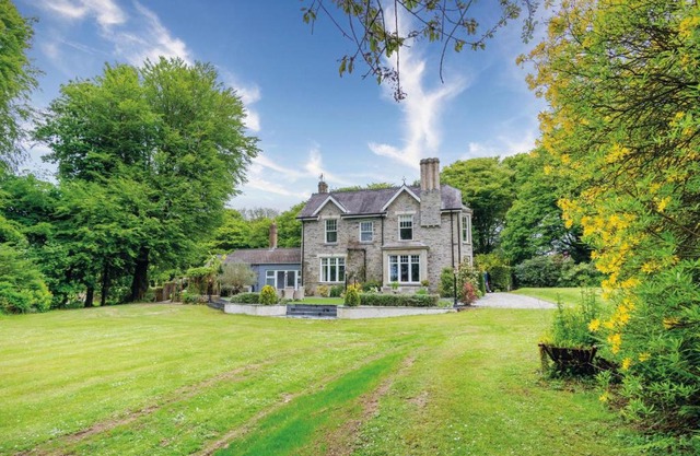 Hill House Country Estate - Princes Gate