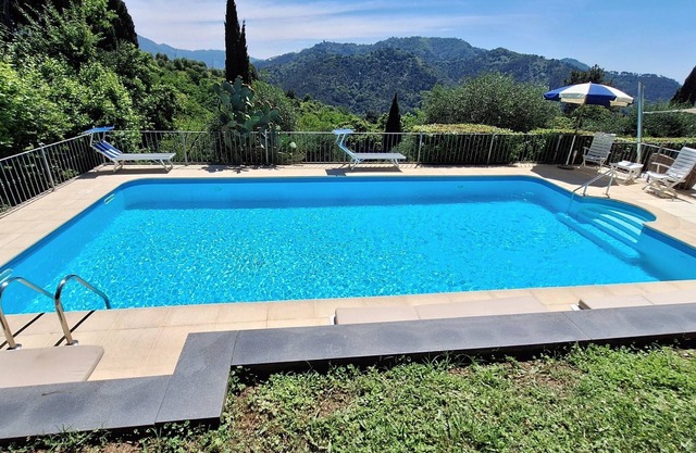 Hill Palace Villa, Private Pool, Sea View, Full Privacy, Easy Accessible by Car