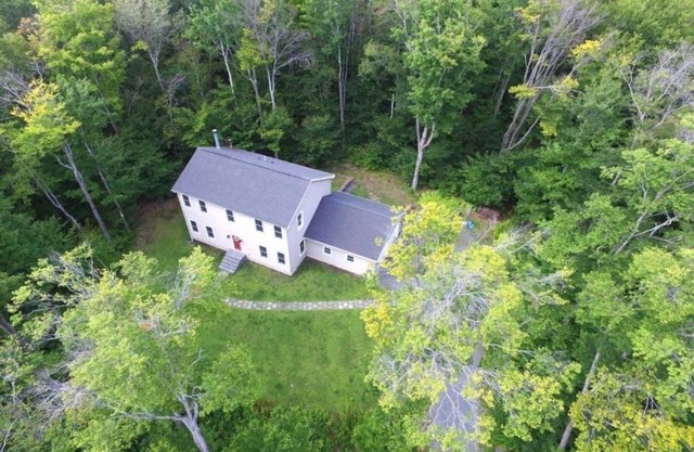 Hill Top Villa - 6 bedroom, 4 bathrooms, hot tub, Movie Room, Windham 10min