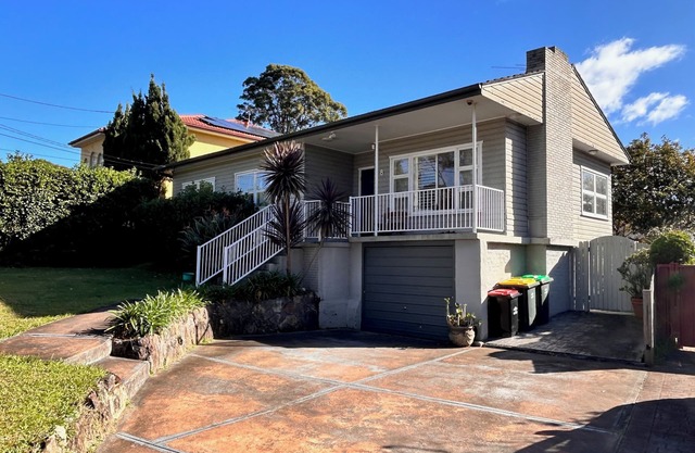 Hillside Haven - 3 bedroom house in a quiet and safe suburb