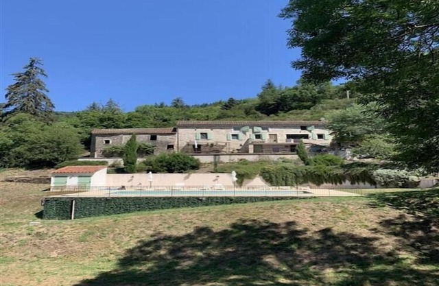 Hillside Haven in Courniou