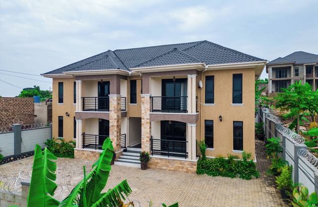 Hillside View Escape! Stylish 2-Bedroom Apartments 15 Mins from Entebbe Airport
