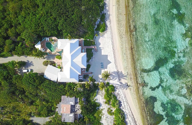 Hilltime: Beach House w/Pool, Backyard Snorkeling & Oceanfront Terraces in Rum Point!