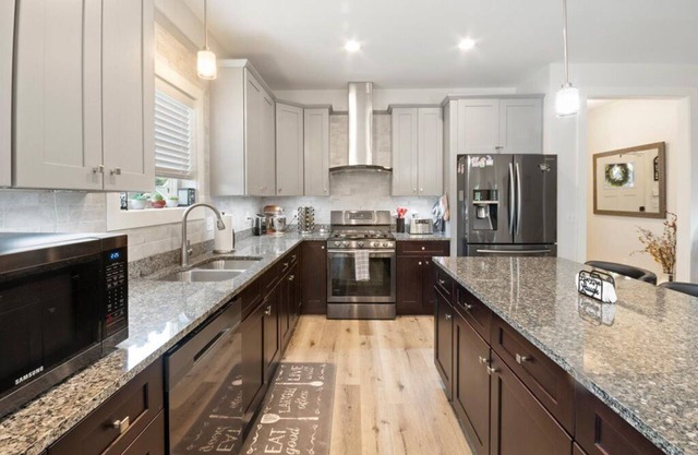 Hilltop Splendor- Rent Ready!