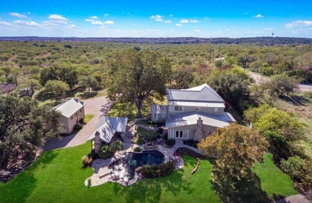 Historic 1906, 15 acre Ranch with pool 20 minutes from SeaWorld