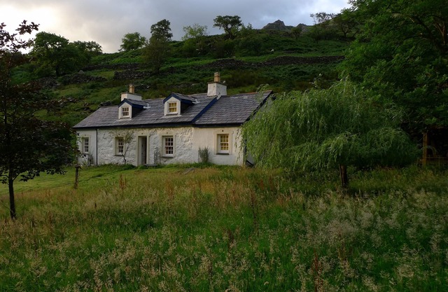 Historic 3 Bedroom Cottage llanberis Pass, stylish renovation - views of Snowdon