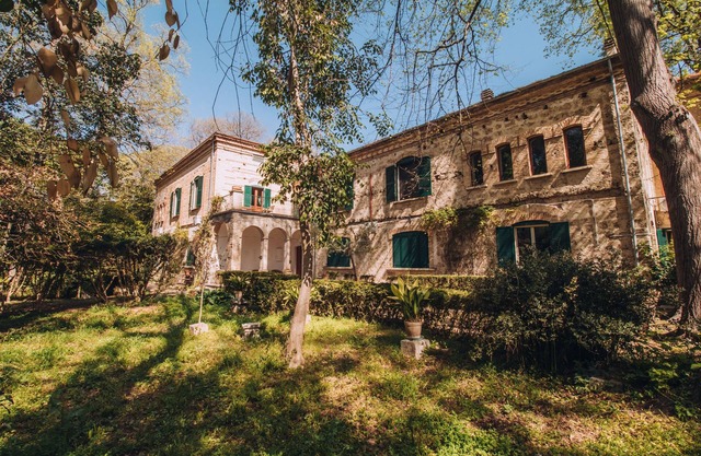 Historic Baron's Estate in Amazing Abruzzo! Family-friendly. Pet-friendly.