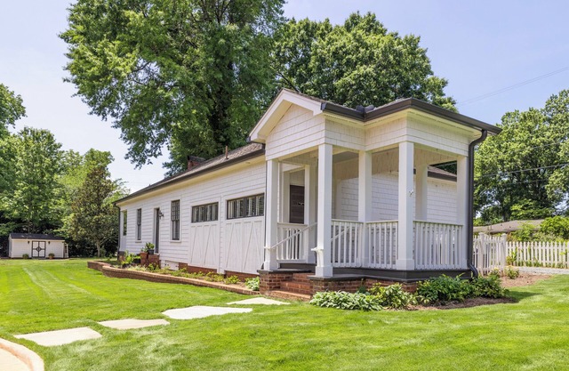 Historic Carriage House in Wesley Heights
