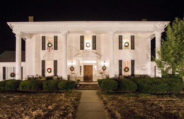 Historic Cedar Hill Mansion on Large Farm with Pool!