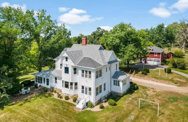 Historic Charm at Richmond Hillnn