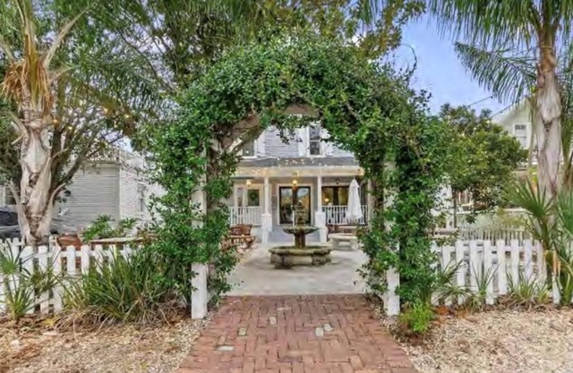 Historic District Home close to everything