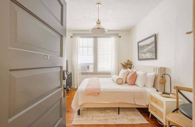 Historic Downtown Condo| Prime Location| Walkable
