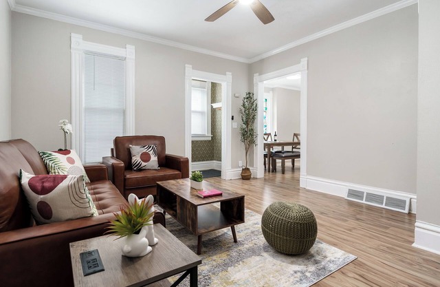 Historic downtown home w/playroom pool table, 2 doors from river