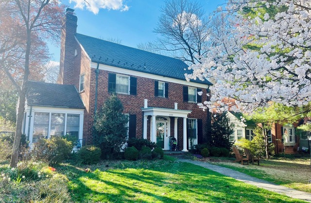 Historic family-friendly home close to DC and UMD - long term stays only