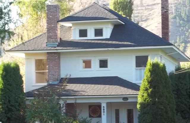 Historic farmhouse with private pool