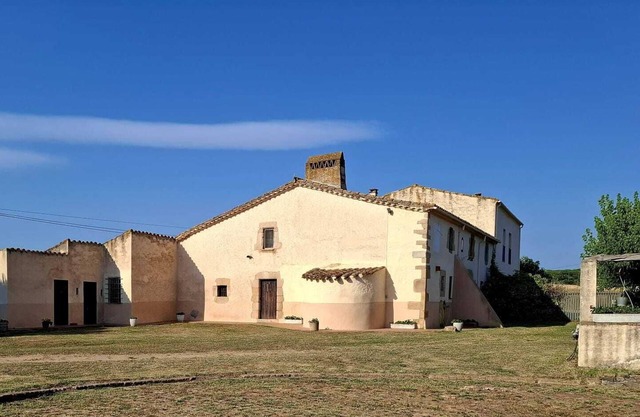 Historic finca/Pyrenees/Mountains/Sea/Spain for groups of up to 10 people