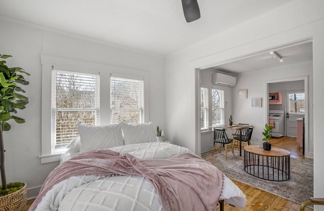 Historic Heights Boss Babe Bungalow