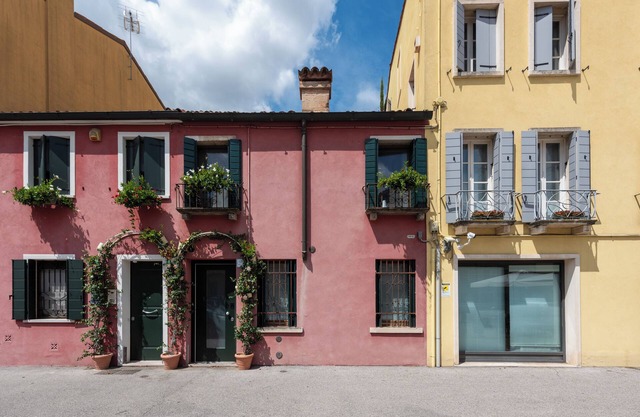 Historic housing in pedestrian square - Borgo Portello