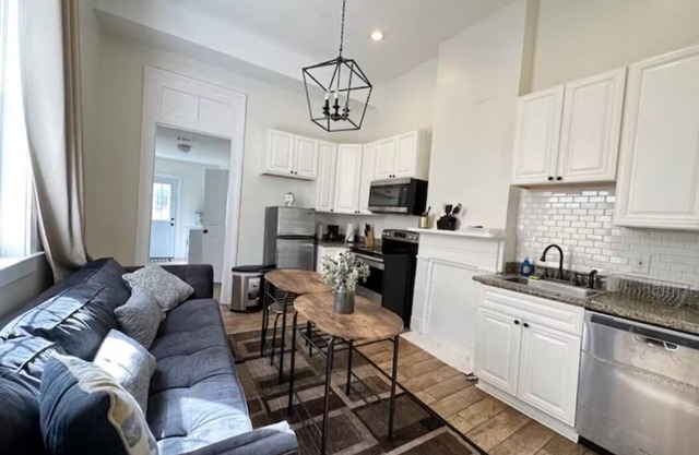 Historic New Orleans Shotgun Home 5 Minutes to French Quarter - Spacious! 2916