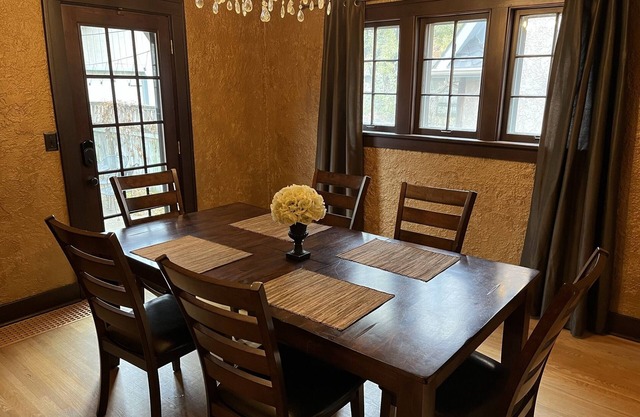 Historic Twin Tudors Inn
