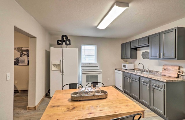 Historic West Plains Home: Walk to MSU + Dtwn