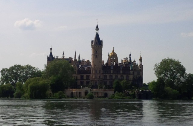 Holidays on the edge of the country skin city of Schwerin, shopping centers near