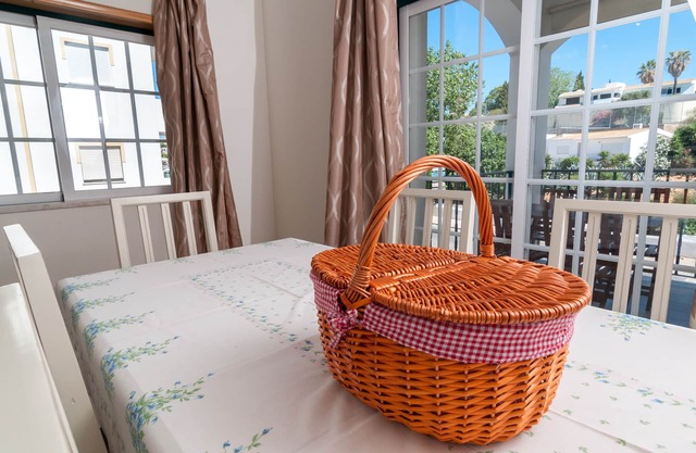 Holiday 2 Bedroom Apartment with balcony