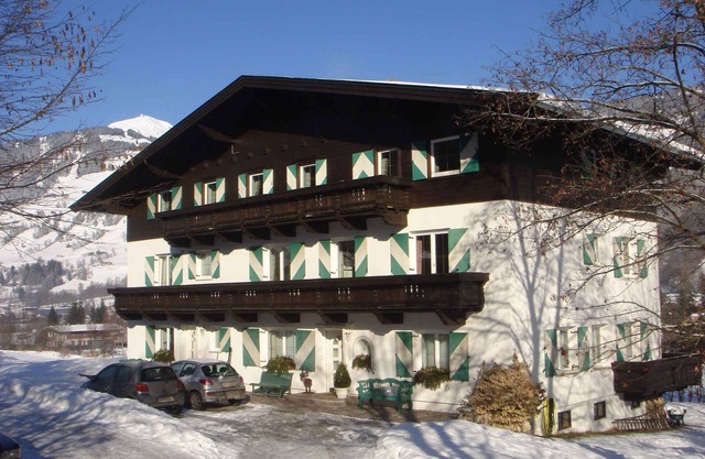 Holiday apartment with balcony and wifi