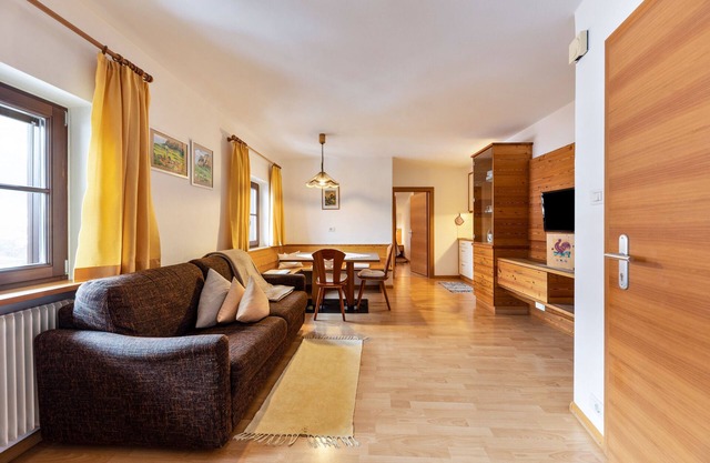 Holiday Apartment "Florerhof Lavendel" with Mountain View, Sauna, Wi-Fi & Garden