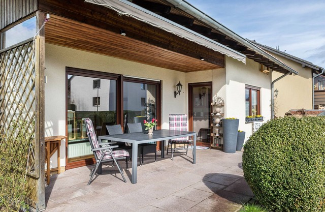 Holiday Apartment 'Am Twistesee 2 Ebenerdig' with Terrace, Garden & Wi-Fi