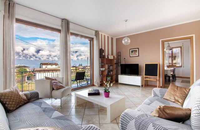 Holiday Apartment "Como Lake" with Lake View, Private Terrace & Wi-Fi