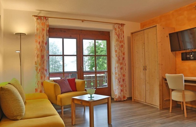 Holiday apartment Alpenwiese (L) 50 sqm - Alpenstern Finy, organic guest house