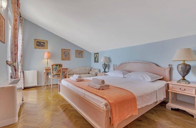 Holiday apartment Drasnice for 1 - 4 persons with 1 bedroom - Holiday apartment in one or multi-fami