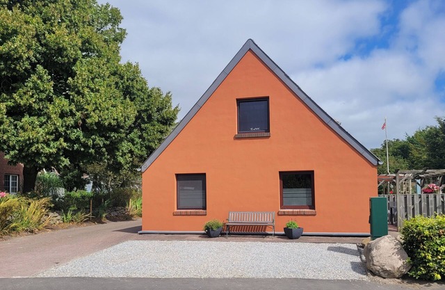 Holiday Apartment 'Ferienhaus Op'n Doerp' with Private Terrace, Private Garden and Wi-Fi