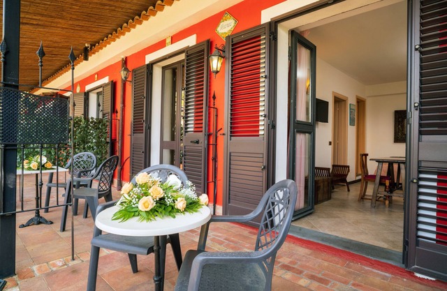 Holiday Apartment 'Garden Cottage I Dammusi - Arancio' with Mountain View, Shared Pool & Wi-Fi