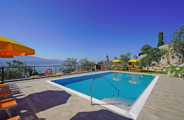 Holiday apartment Gargnano for 5 persons with 2 bedrooms - Holiday apartment in one or multi-family