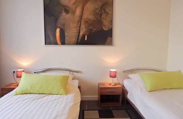 Holiday Apartment 'Haus Uni Koblenz Wohnung 1' with Shared Terrace and Wi-Fi