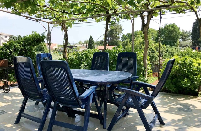 Holiday apartment in a quiet location and near the beach