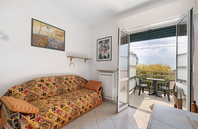 Holiday Apartment "Numero 14" with Sea View, Balcony & Wi-Fi