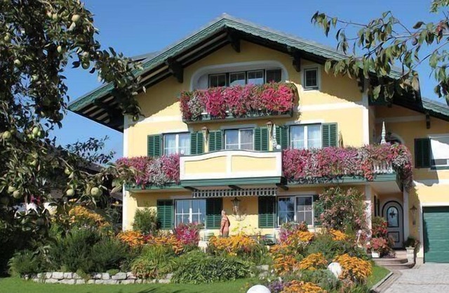 Holiday apartment Mondsee for 2 - 4 persons with 1 bedroom - Holiday apartment in one or multi-famil