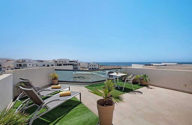 Holiday Apartment "Nautilus Sea View" near Beach with Pool & Wi-Fi