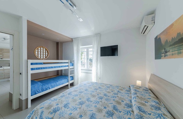 Holiday apartment near the sea