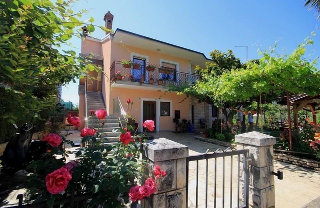 Holiday apartment Novigrad for 1 - 5 persons with 2 bedrooms - Holiday apartment