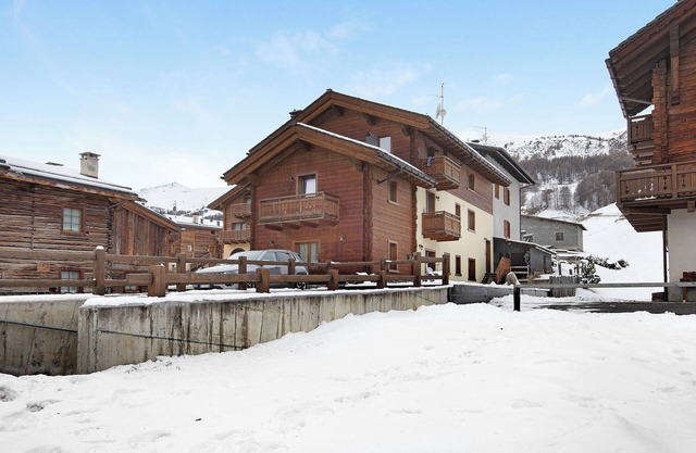 Holiday Apartment "Vacanze Matteo" with Mountain View, Balcony & Wi-Fi