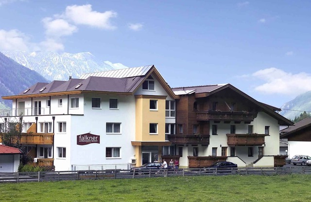 Holiday apartment with WiFi and wellness area