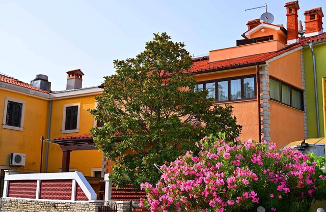 Holiday apartment with harbour view