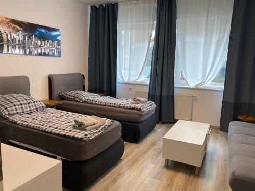 Holiday Apartments - Free Parking - WiFi - Kitchen