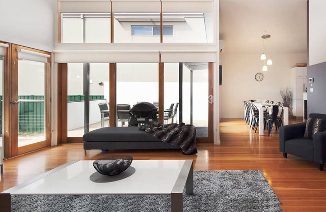 Holiday at Hopetoun - the heart of the CBD