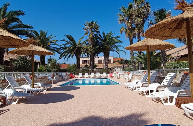 Holiday Home 'La Capelle 2 Bedrooms 347' with Shared Pool, Wi-Fi and Air Conditioning