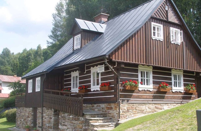 Holiday home with playground and panoramic views